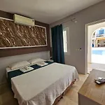 לינה וארוחת בוקר Dreams Bodrum Hotel 3*
