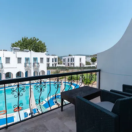 לינה וארוחת בוקר Dreams Bodrum Butik Hotel 3*